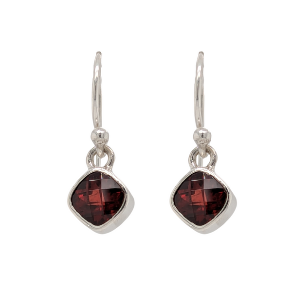 Sterling Silver Garnet Dangle Earirngs.