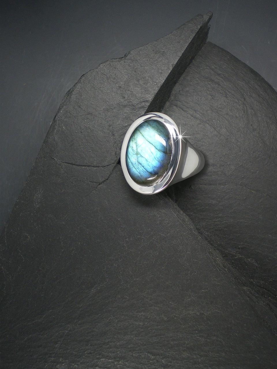 Unleash Your Inner Glamour with Gemstone Fashion Rings from Harris Jewelers