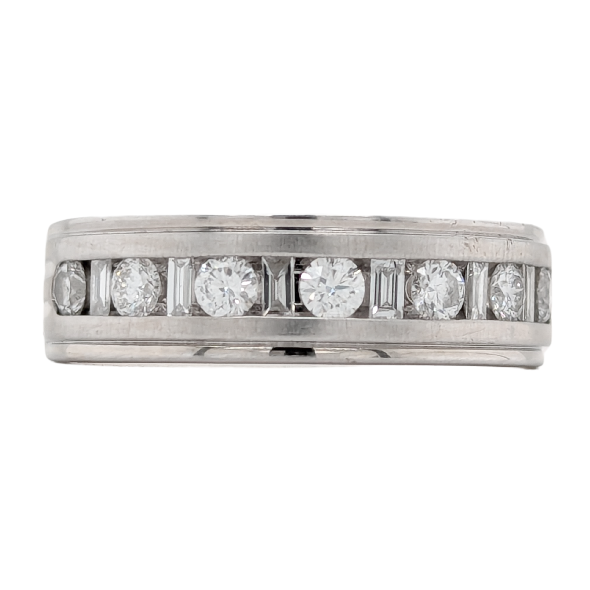 Estate: 14K .75CTW Men's Baguette & Round Diamond Ring