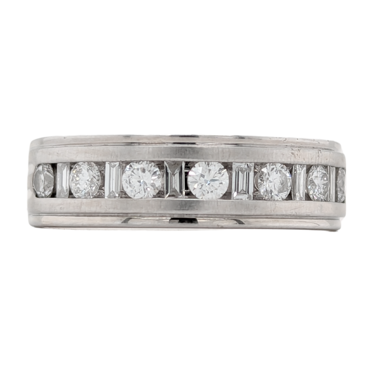 Estate: 14K .75CTW Men's Baguette & Round Diamond Ring