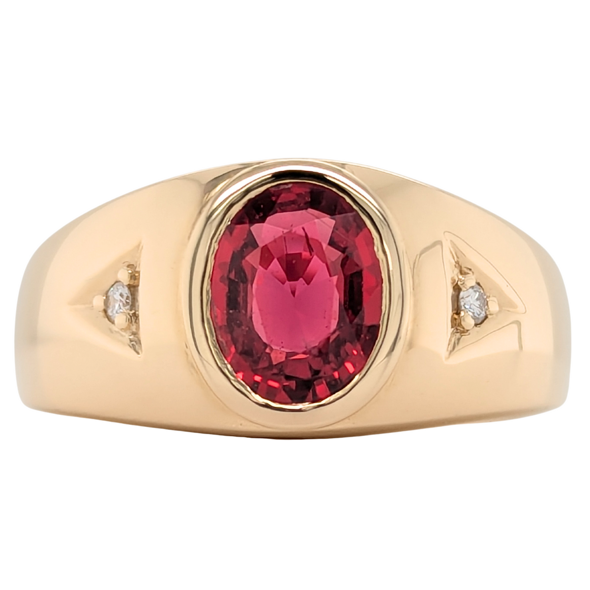 Estate: 14K Gold Pyrope Garnet Oval Ring