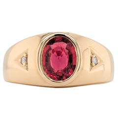 Estate: 14K Gold Pyrope Garnet Oval Ring