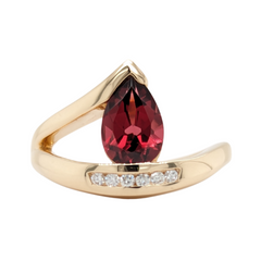 14K Yellow Gold Pear Shaped Garnet Ring