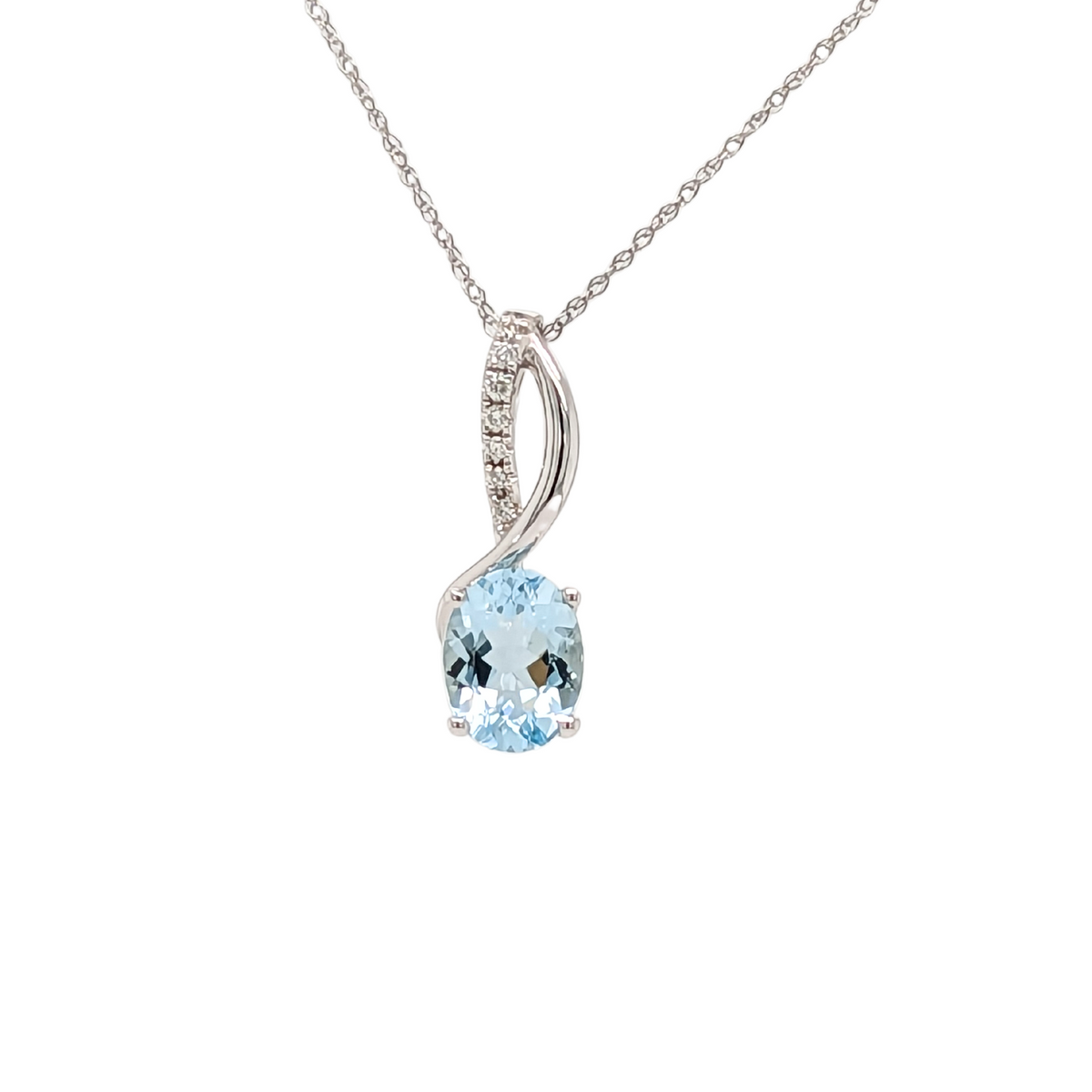 14K White Gold Oval Aquamarine Necklace with Diamonds